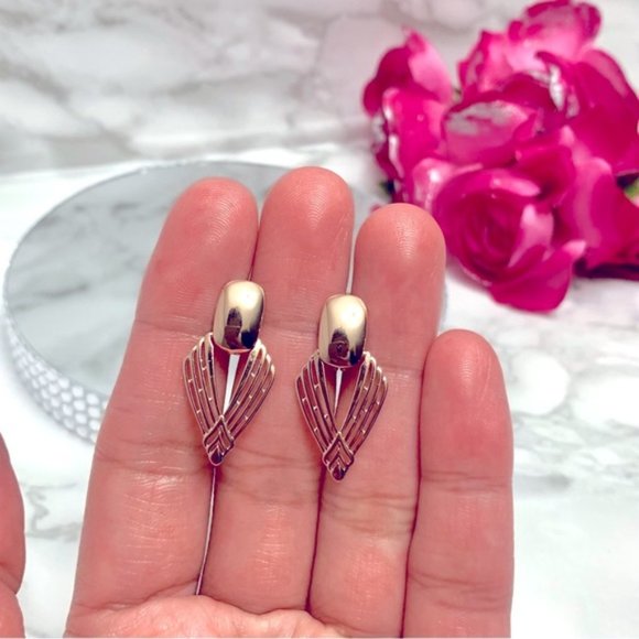 585 Rose Gold Plated Geometry Hollow Earrings - Picture 8 of 9